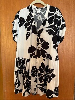 H&M Black & White Floral Button-Front Tunic Dress